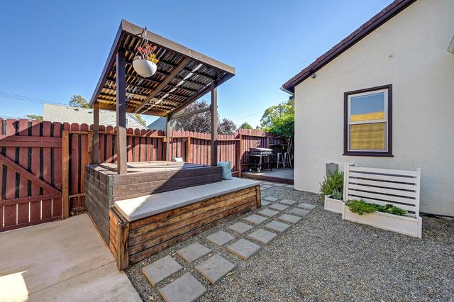 3177 O St, Sacramento, CA 95816