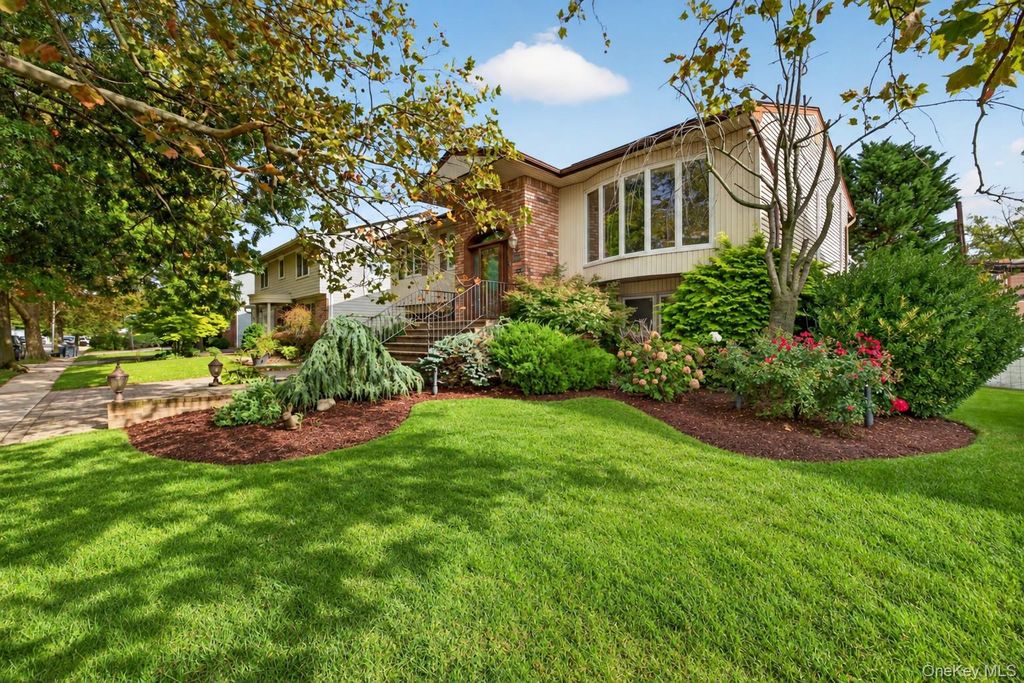 23 Gale Drive, North Woodmere, NY 11581 — photo 4