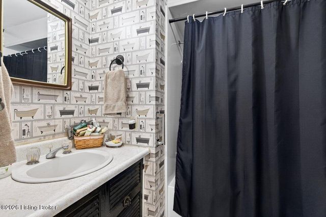 4300 S 2nd St, Louisville, KY 40214