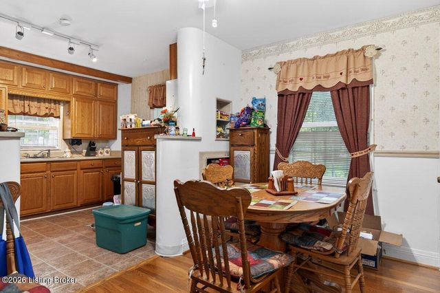 4300 S 2nd St, Louisville, KY 40214