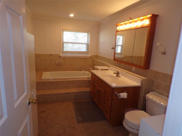 4004 Curry Road, Arlington, TX 76001