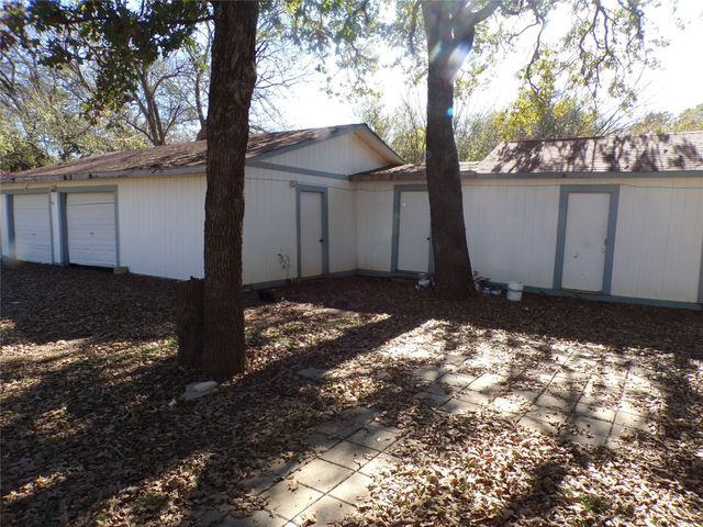 4004 Curry Road, Arlington, TX 76001