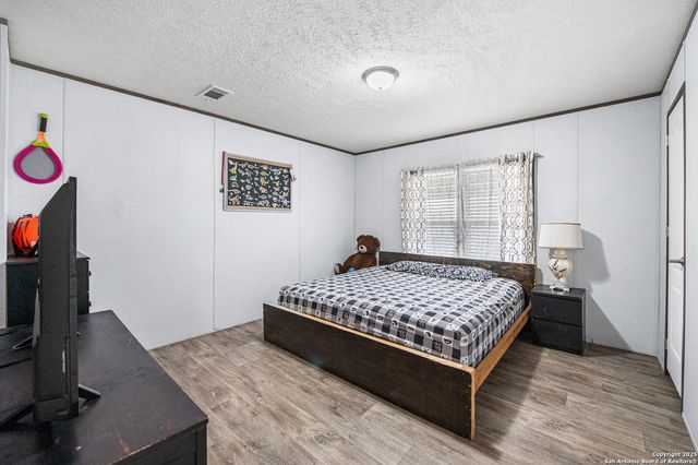 1602 Chaparral, Pearsall, TX 78061