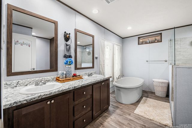 1602 Chaparral, Pearsall, TX 78061