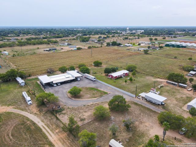1602 Chaparral, Pearsall, TX 78061