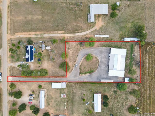 1602 Chaparral, Pearsall, TX 78061