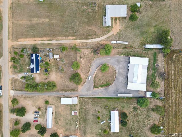 1602 Chaparral, Pearsall, TX 78061