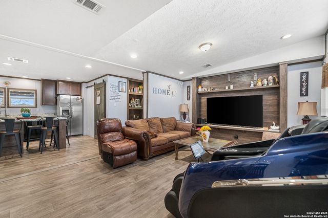 1602 Chaparral, Pearsall, TX 78061