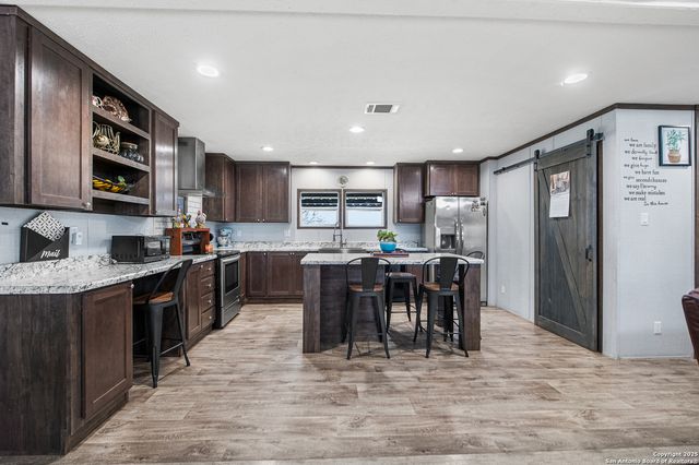 1602 Chaparral, Pearsall, TX 78061