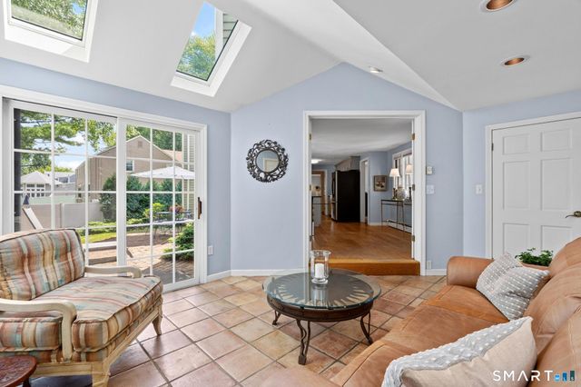 24 Drury Lane, West Hartford, CT 06117