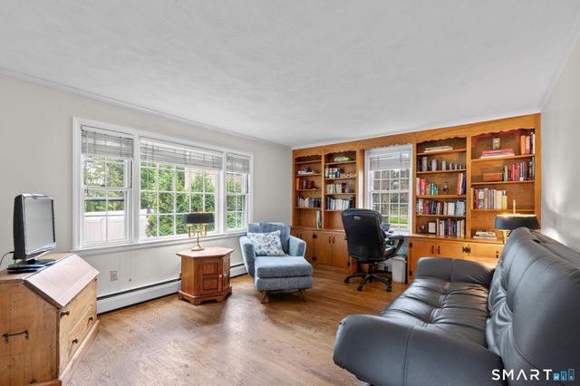 24 Drury Lane, West Hartford, CT 06117