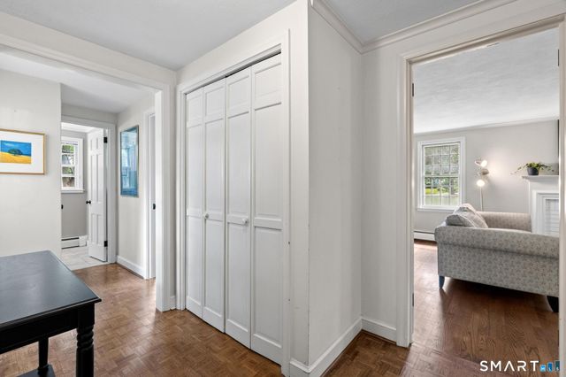 24 Drury Lane, West Hartford, CT 06117