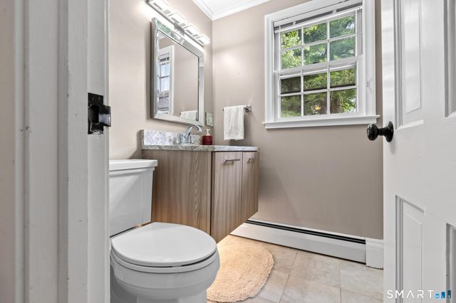 24 Drury Lane, West Hartford, CT 06117