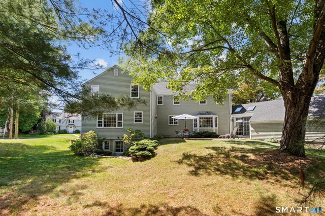 24 Drury Lane, West Hartford, CT 06117