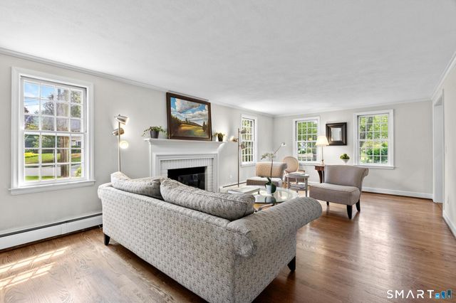 24 Drury Lane, West Hartford, CT 06117