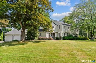 24 Drury Lane, West Hartford, CT 06117