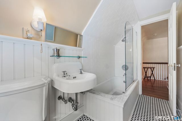 12 Ridgeway Road, Easton, CT 06612