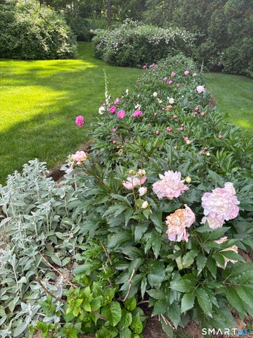 12 Ridgeway Road, Easton, CT 06612