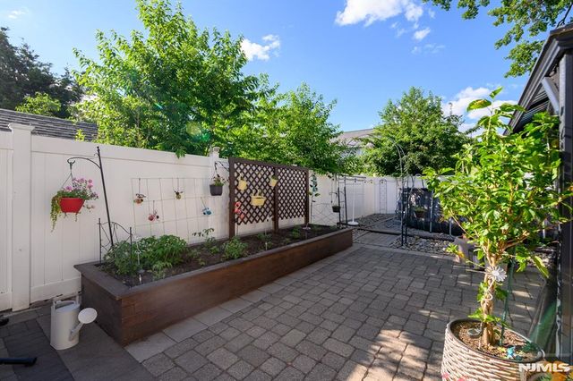 29 Reid Place, Hawthorne, NJ 07506