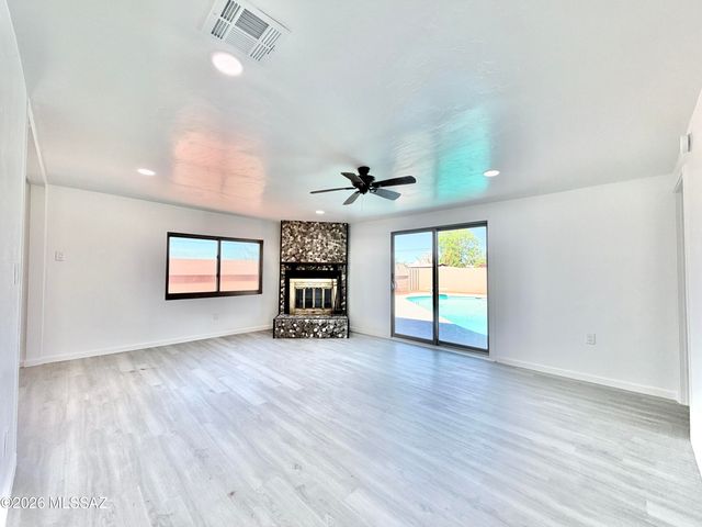 6109 E 33rd Street, Tucson, AZ 85711