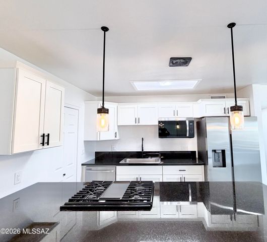 6109 E 33rd Street, Tucson, AZ 85711