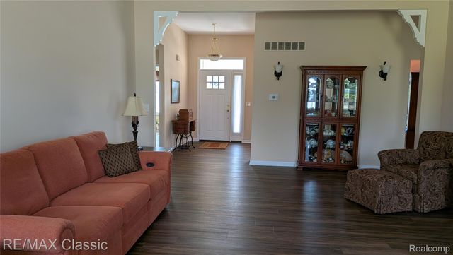 1247 Timberleaf Drive, Brighton Township, MI 48114
