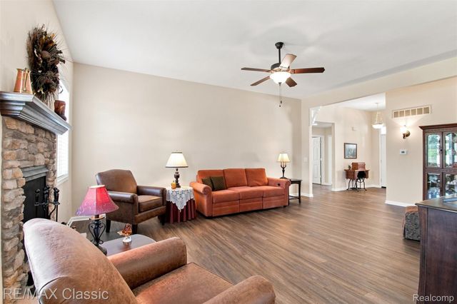 1247 Timberleaf Drive, Brighton Township, MI 48114