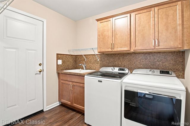 1247 Timberleaf Drive, Brighton Township, MI 48114