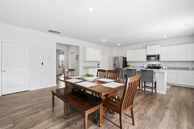 31 Hickory Way, Dallas, GA 30132