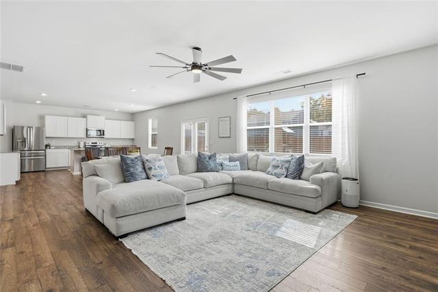 31 Hickory Way, Dallas, GA 30132