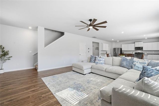 31 Hickory Way, Dallas, GA 30132