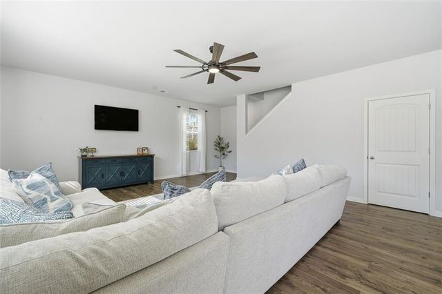 31 Hickory Way, Dallas, GA 30132