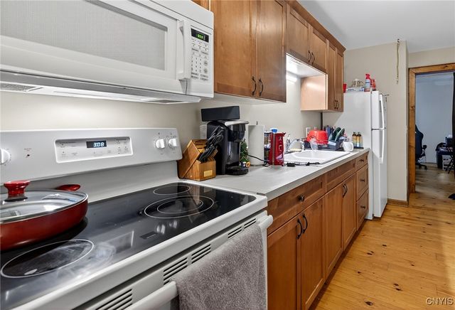 916 North Salina Street, Syracuse, NY 13208