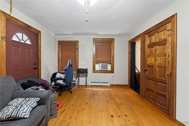 916 North Salina Street, Syracuse, NY 13208