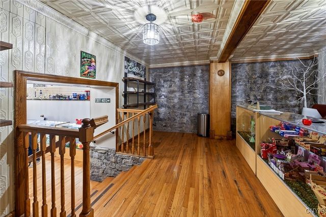 916 North Salina Street, Syracuse, NY 13208
