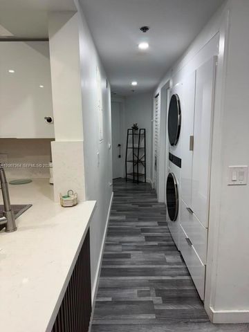 9340 Fontainebleau Boulevard W507, Miami, FL 33172