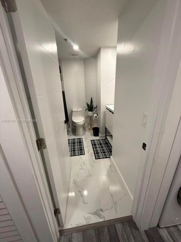 9340 Fontainebleau Boulevard W507, Miami, FL 33172