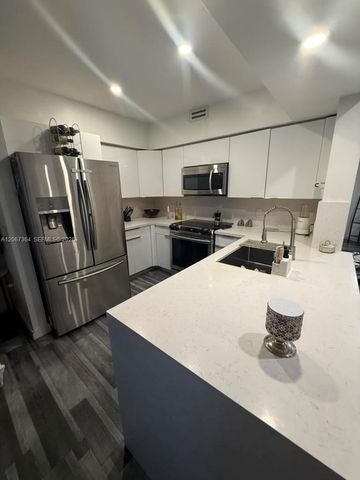 9340 Fontainebleau Boulevard W507, Miami, FL 33172