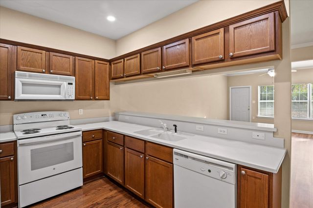 1320 Hendrix Rd Apt 605, Tallahassee, FL 32301