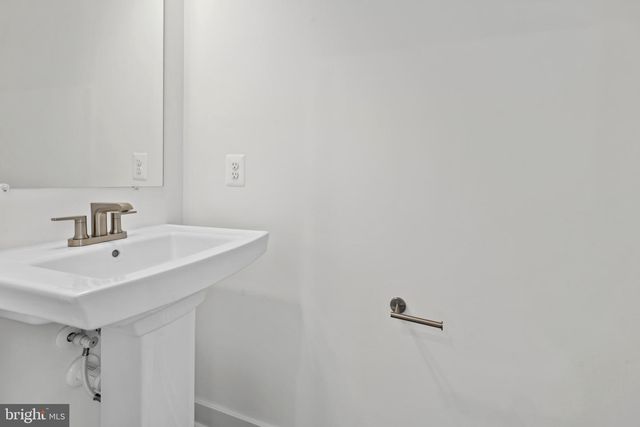 174 BETHLEHEM PL, Brooklyn Park, MD 21225