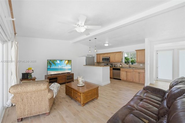 1141 SW 45th Terrace, Plantation, FL 33317