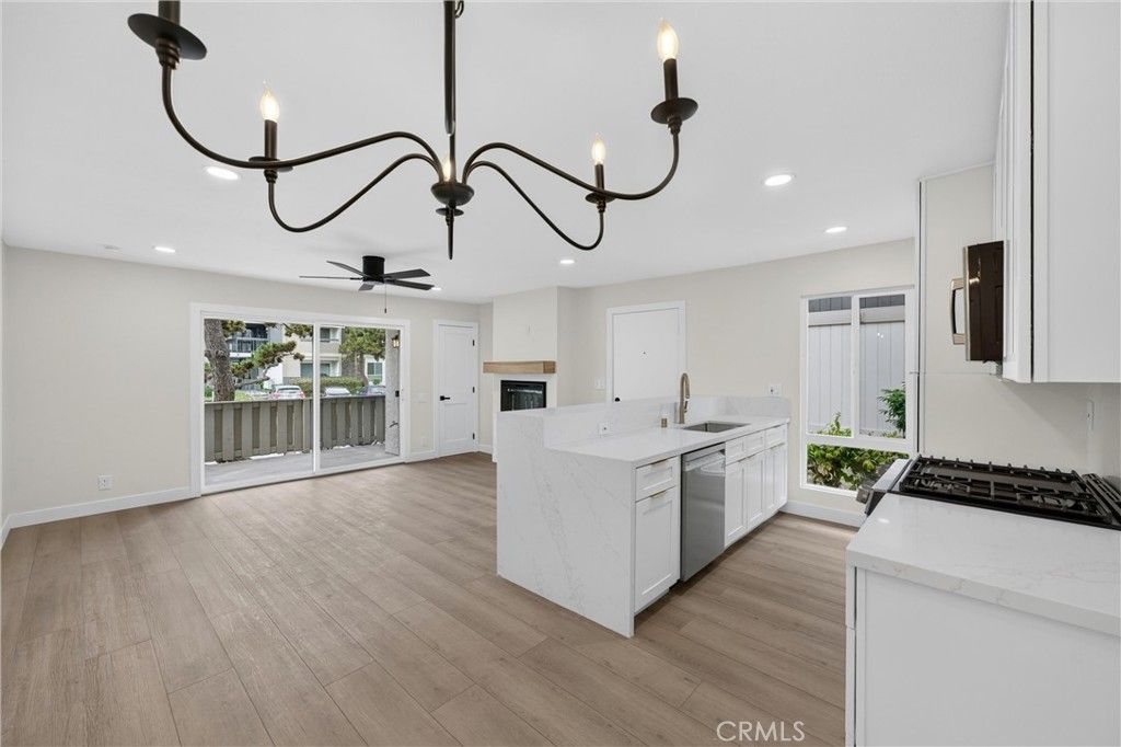 Image 12 of property listing at 2807 S Fairview C, Santa Ana, CA 92704