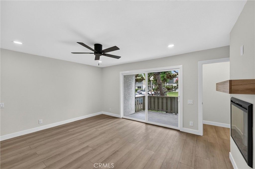 Image 4 of property listing at 2807 S Fairview C, Santa Ana, CA 92704