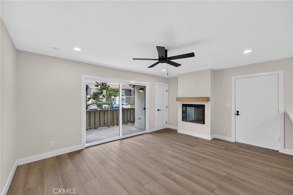 Image 5 of property listing at 2807 S Fairview C, Santa Ana, CA 92704
