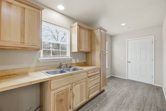 118 W 4th Street, Oilton, OK 74052