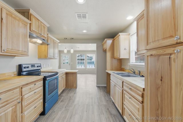 118 W 4th Street, Oilton, OK 74052