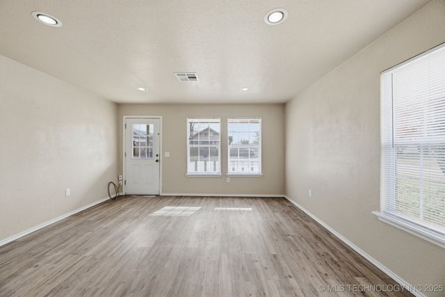 118 W 4th Street, Oilton, OK 74052