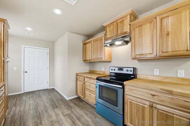 118 W 4th Street, Oilton, OK 74052