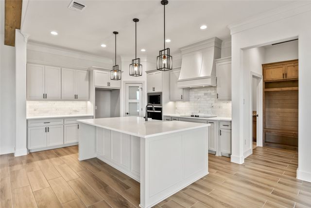 605 Acorn Way, Weatherford, TX 76085