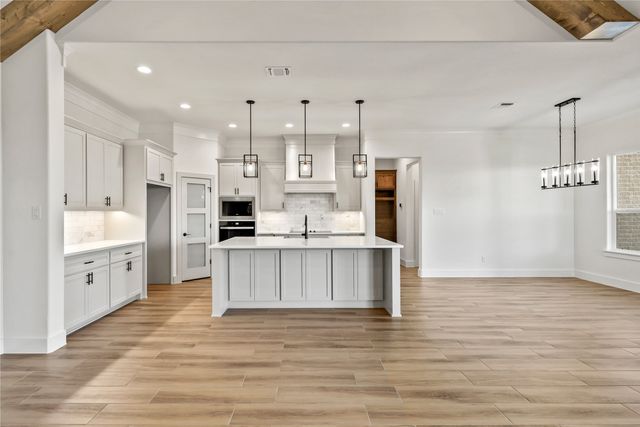 605 Acorn Way, Weatherford, TX 76085